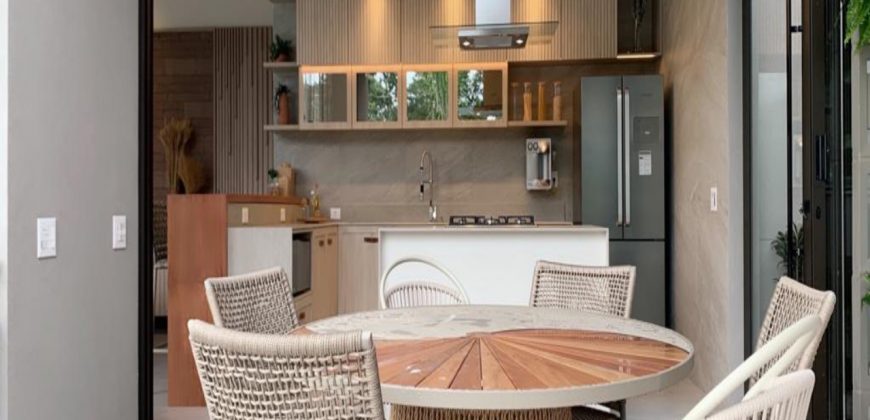 CASA À VENDA NA RIVIERA DE SÃO LOURENÇO
