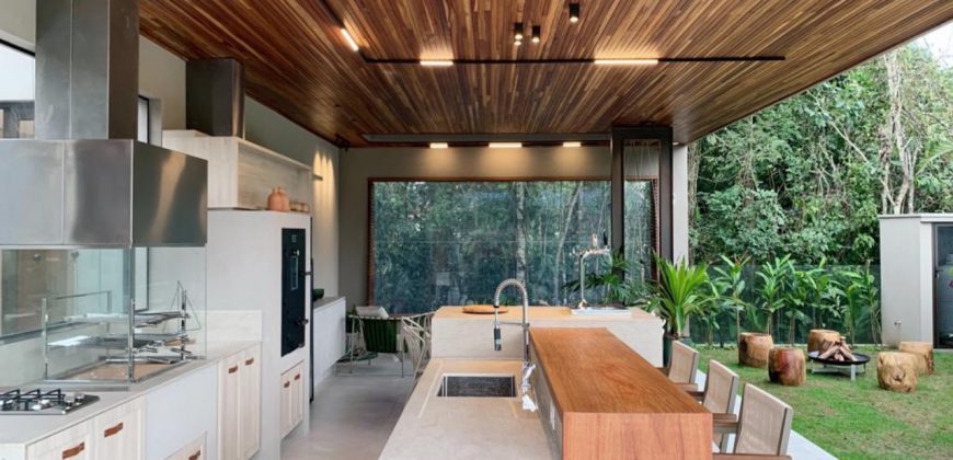 CASA À VENDA NA RIVIERA DE SÃO LOURENÇO